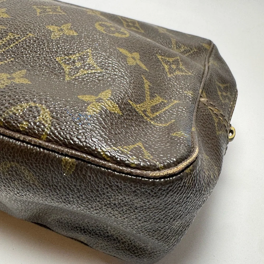 SOLF Louis Vuitton Trousse 28 Monogram Toiletry Pouch